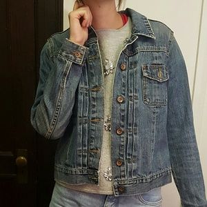 🍁 GAP Denim Jacket 🍁